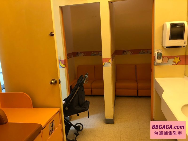 家樂福內湖分店